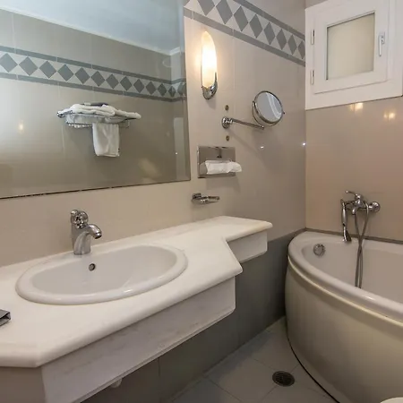 Hermes Hotell 3*
